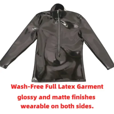 Muskularna muškarčina PVC sjajna majica