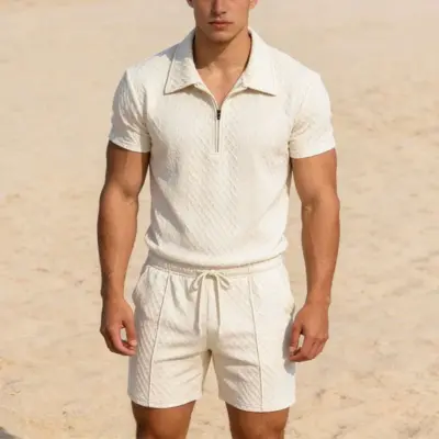 Letnji muški poliester sa dvodelnim setom  Muški letnji dvodelni set sa polu-zipovanim džemperom i šorcem