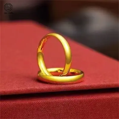 Verujem da nije stiglo do kraja "Zlatni prsten sa širokom matiriranom trakom"