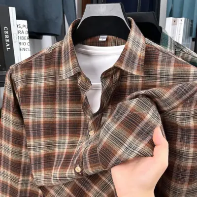 "Muška košulja sa dugim rukavima u novom jesenjem printu"