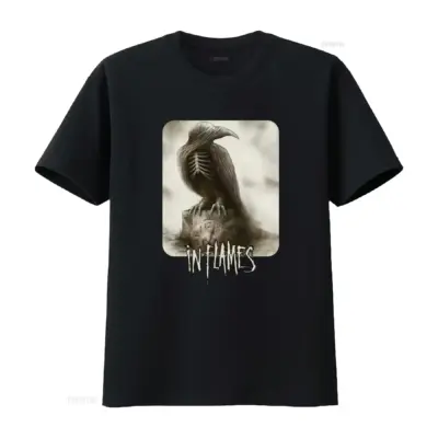 "Vatra u mraku: Unikatan T-shirt za fanove rok muzike"