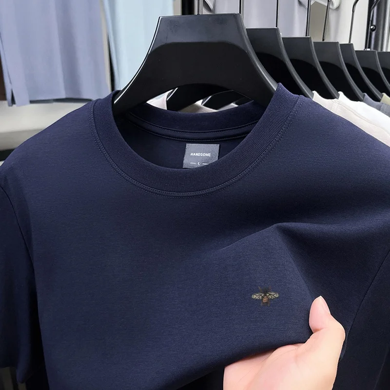 Kvalitetna svilena pamučna majica sa printom i aplikacijom pčele - muška sportska majica. Luxurious Silk Bee Print T-shirt - Slika 6