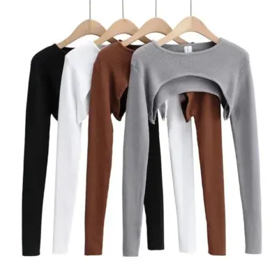Elegantni crop top sa dugim rukavima za proleće i jesen.