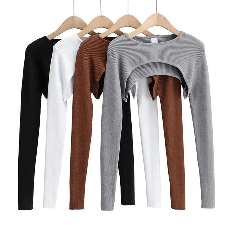 Elegantni crop top sa dugim rukavima za proleće i jesen.