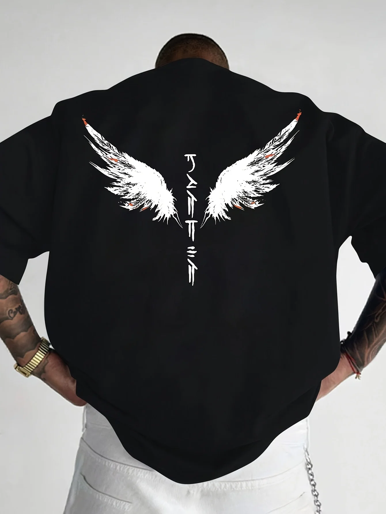 Kratak muški letnji T-shirt sa krakuroznom šarom i okruglim izrezom od 100% pamuka - Slika 4