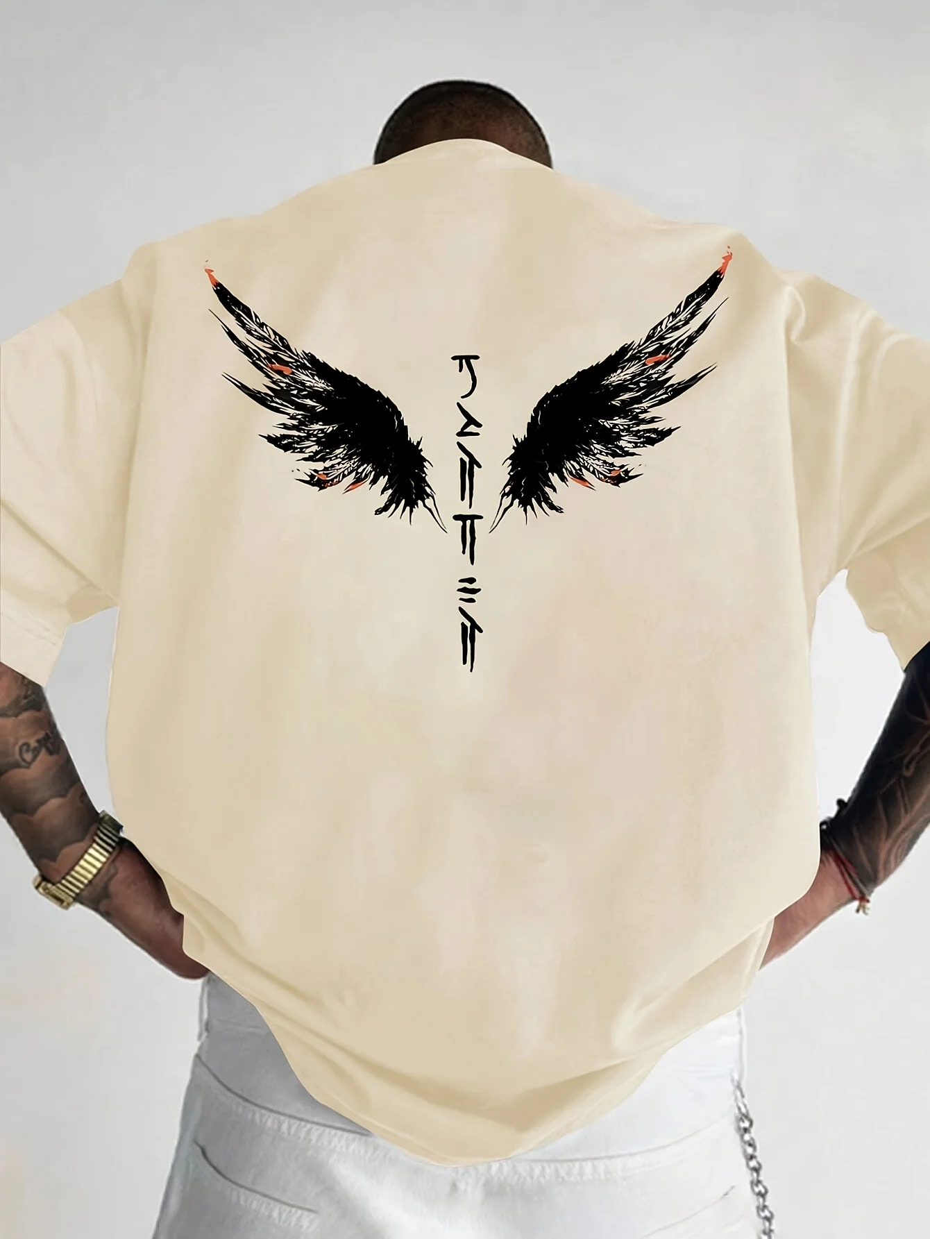Kratak muški letnji T-shirt sa krakuroznom šarom i okruglim izrezom od 100% pamuka