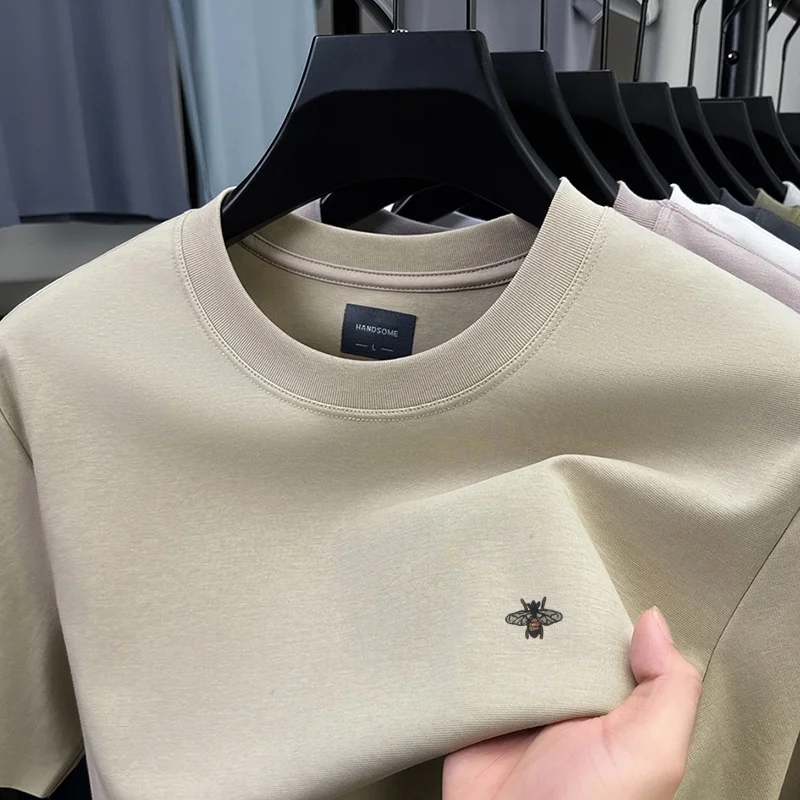Kvalitetna svilena pamučna majica sa printom i aplikacijom pčele - muška sportska majica. Luxurious Silk Bee Print T-shirt - Slika 4