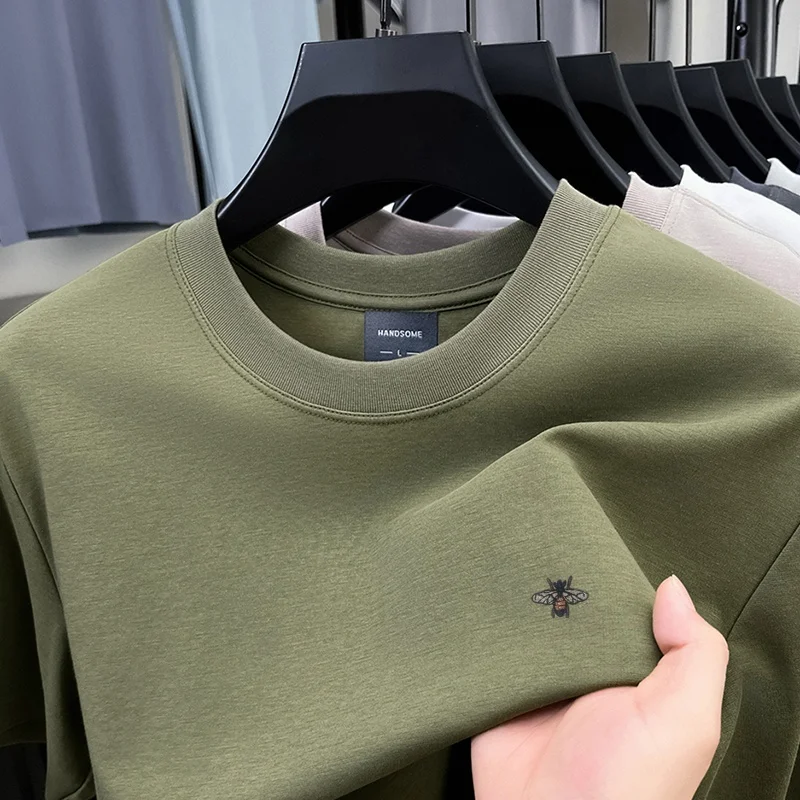 Kvalitetna svilena pamučna majica sa printom i aplikacijom pčele - muška sportska majica. Luxurious Silk Bee Print T-shirt - Slika 5
