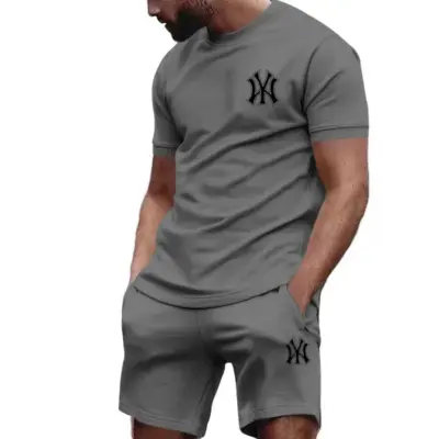 Muški sportski set za trčanje i fitnes: kratki rukav i pantalone.