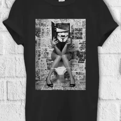 "Šaljiva majica sa seksi devojkom iz V za Vendetta"